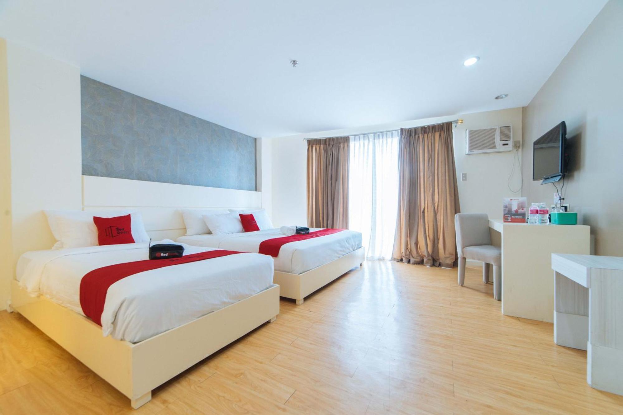 Reddoorz Plus At Hotel Metro Kalibo Exteriér fotografie